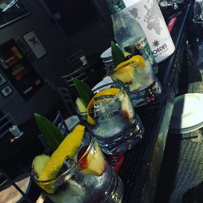 Incudine Square - Bar e Pizzeria