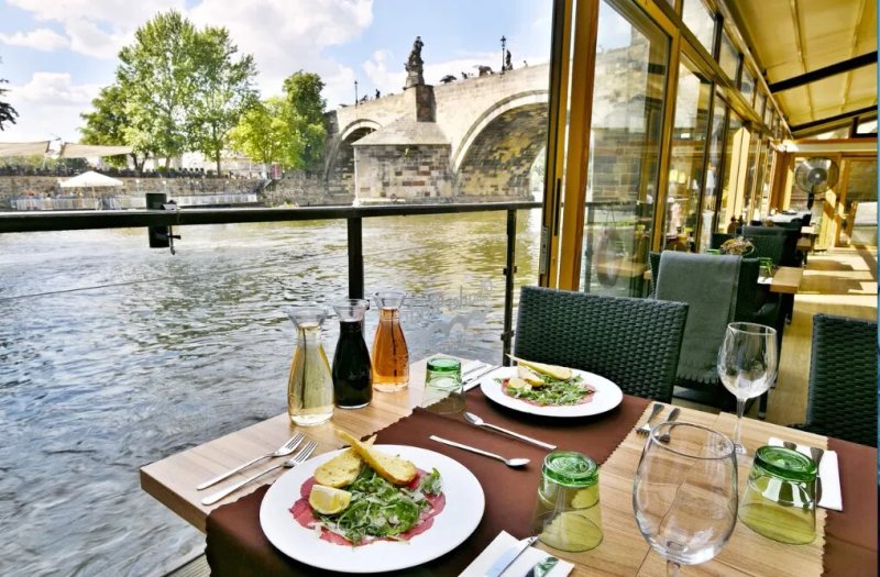 Charles Bridge Restaurant