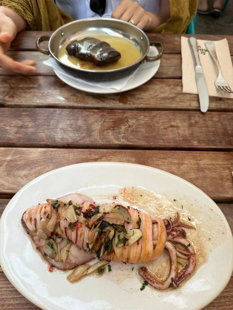 Sr. Manuel Seafood Bar