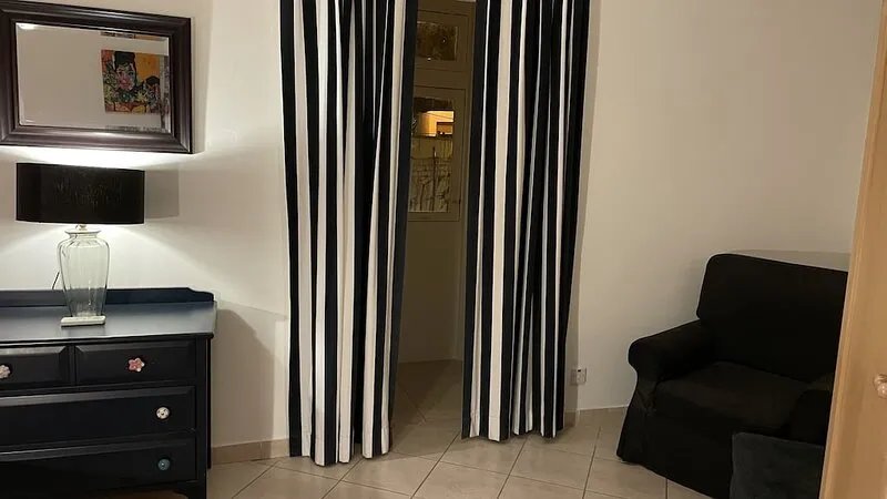 Central modern apartment 5 min walk to the beach