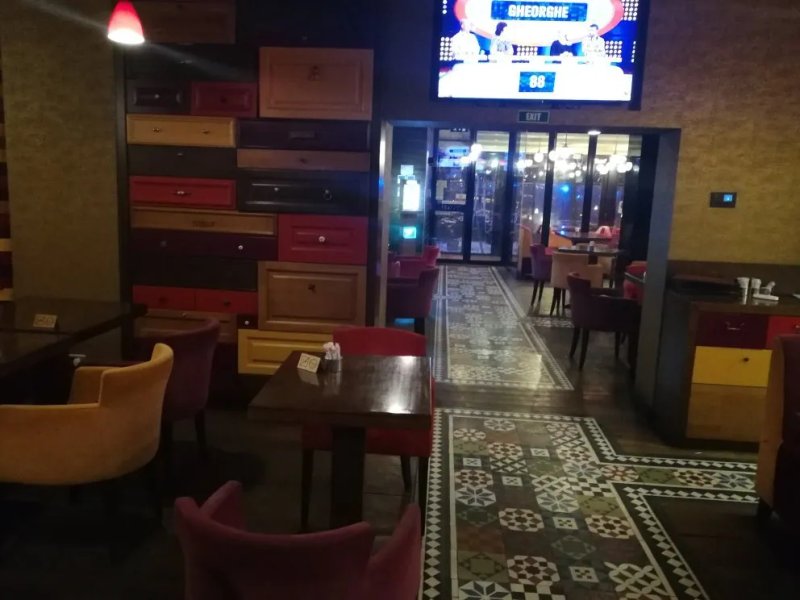 Traffic Restaurant&Lounge