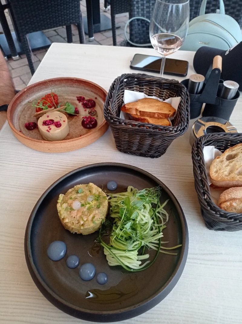 Mango Restaurant and Cafe