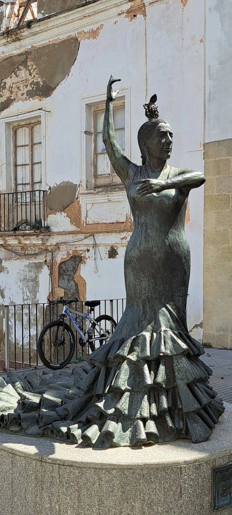Monumento a La Bailaora Conchita Aranda Fosa