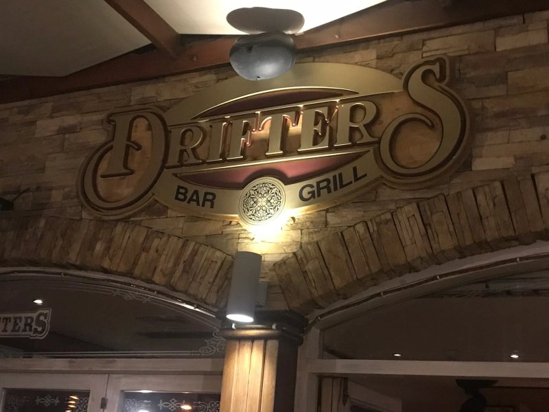 Drifters Bar & Grill