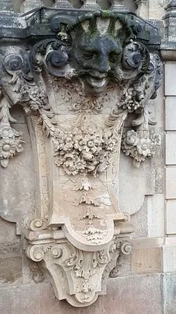 Brunnengalerie am Zwinger