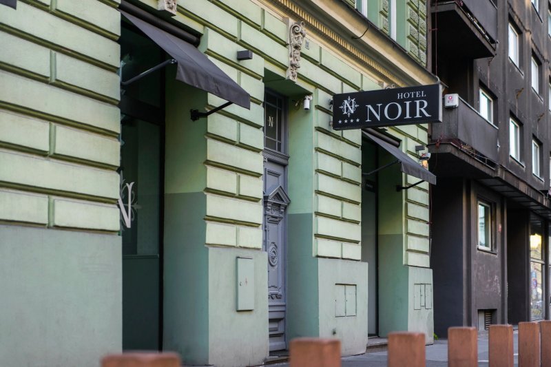 Hotel Noir