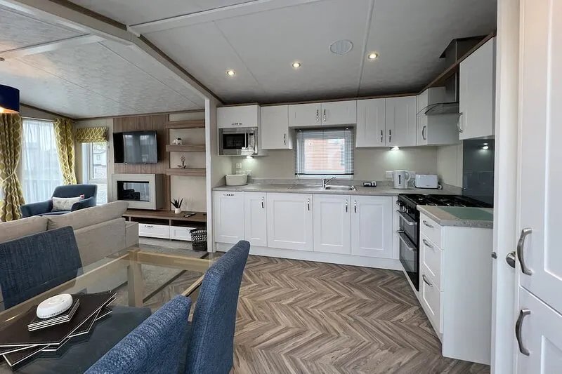 Stewart Resort Lodge 21 is a luxury lodge that sleeps 4 guests  in 2 bedrooms