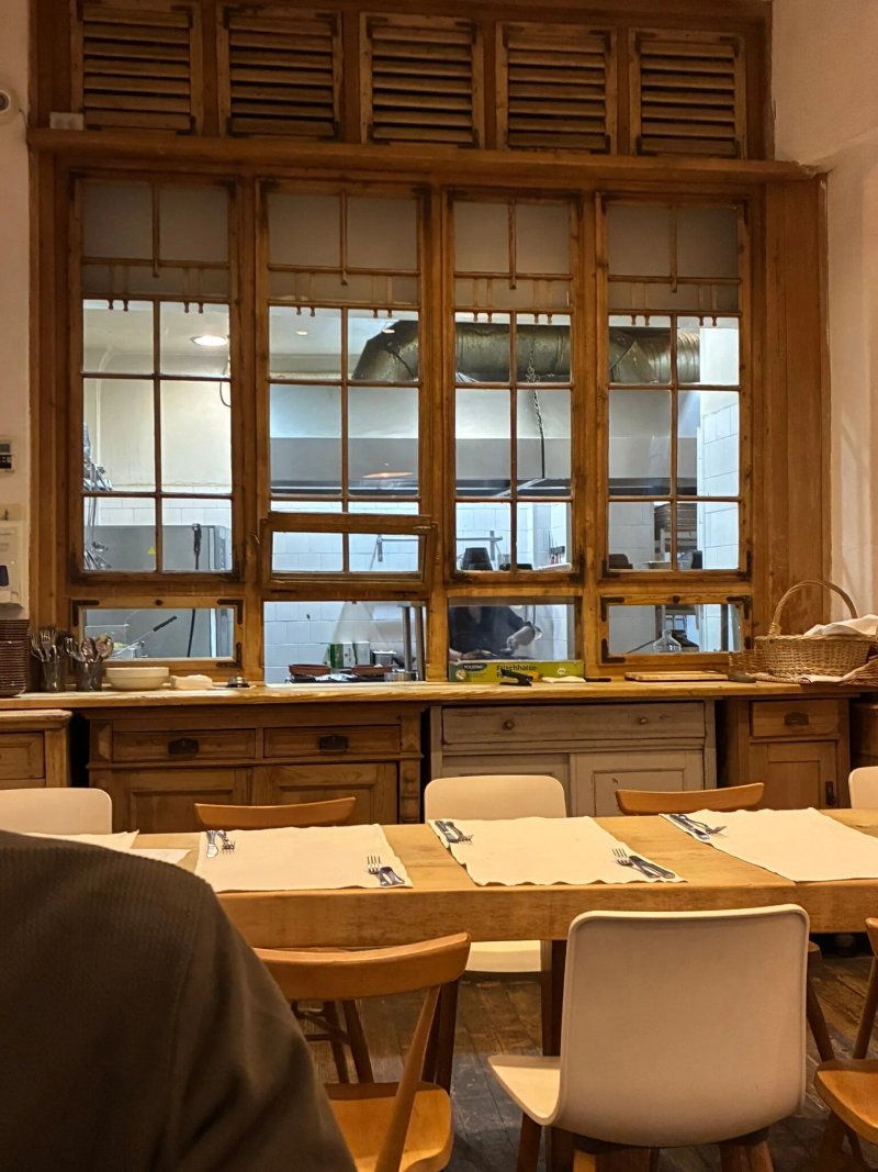 Lacrimi si Sfinti