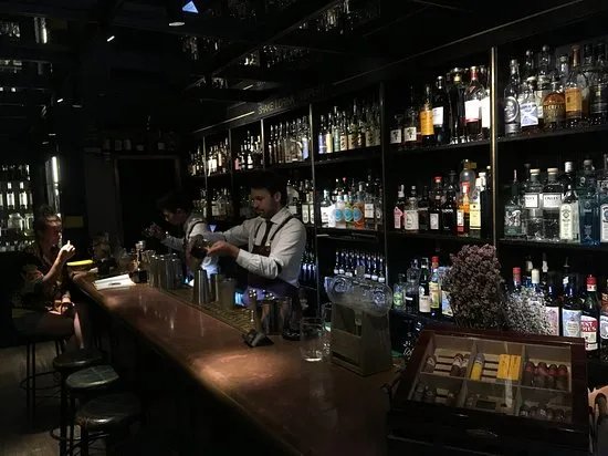 HEMINGWAY - Gins & Cocktails