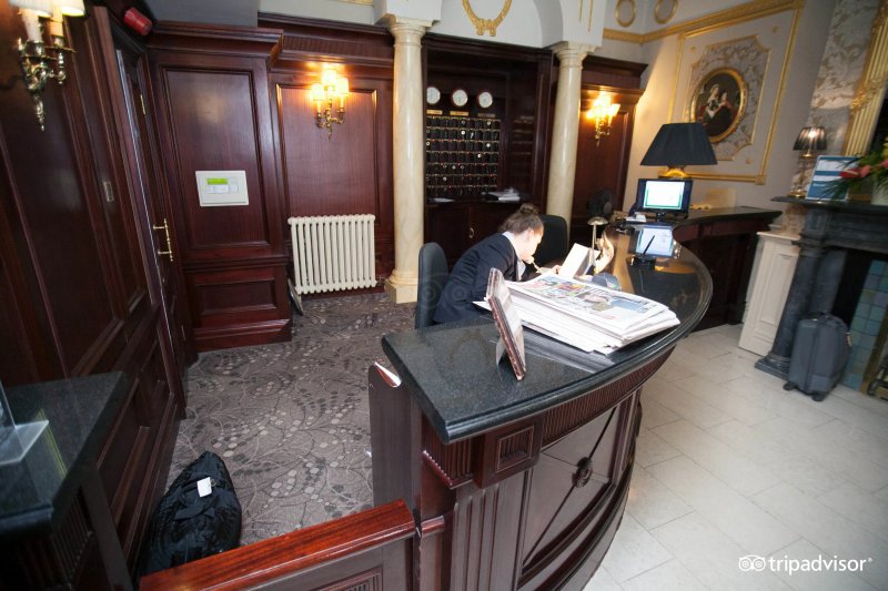 Buswells Hotel