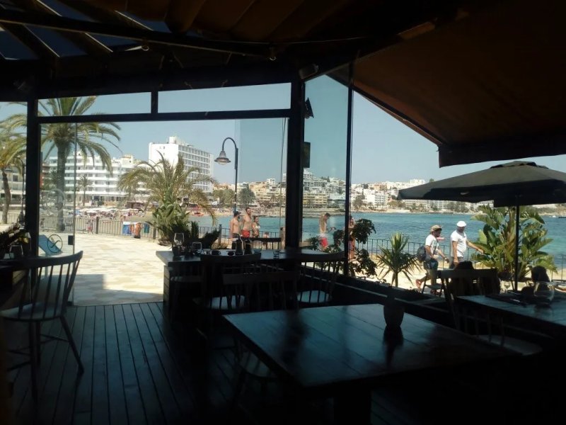 Oli Beach Restaurant