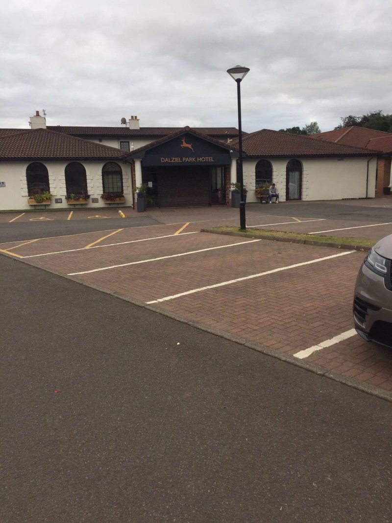 Dalziel Park Hotel & Golf Club