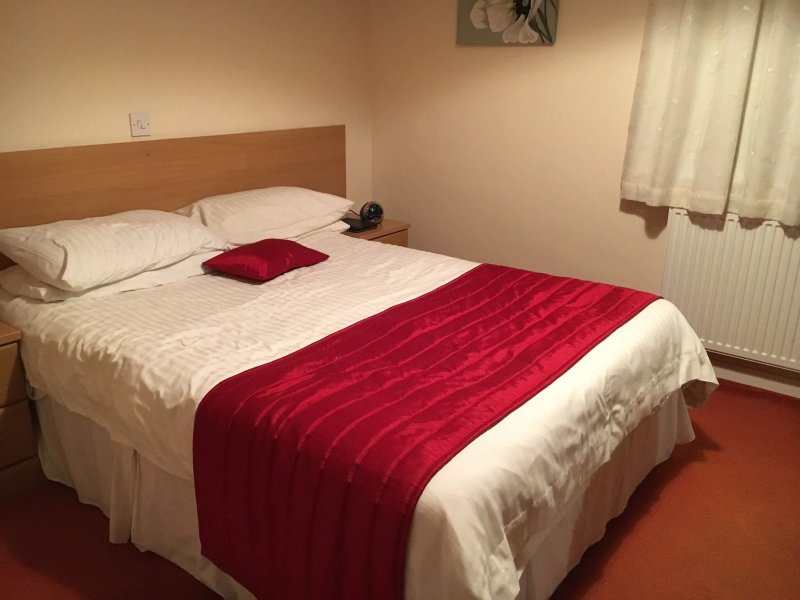 Cedars Hotel