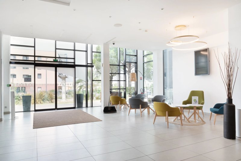 Holiday Inn Marseille Airport, An IHG Hotel