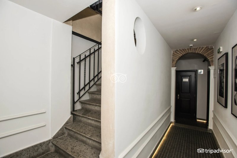 Navona Palace Luxury Inn