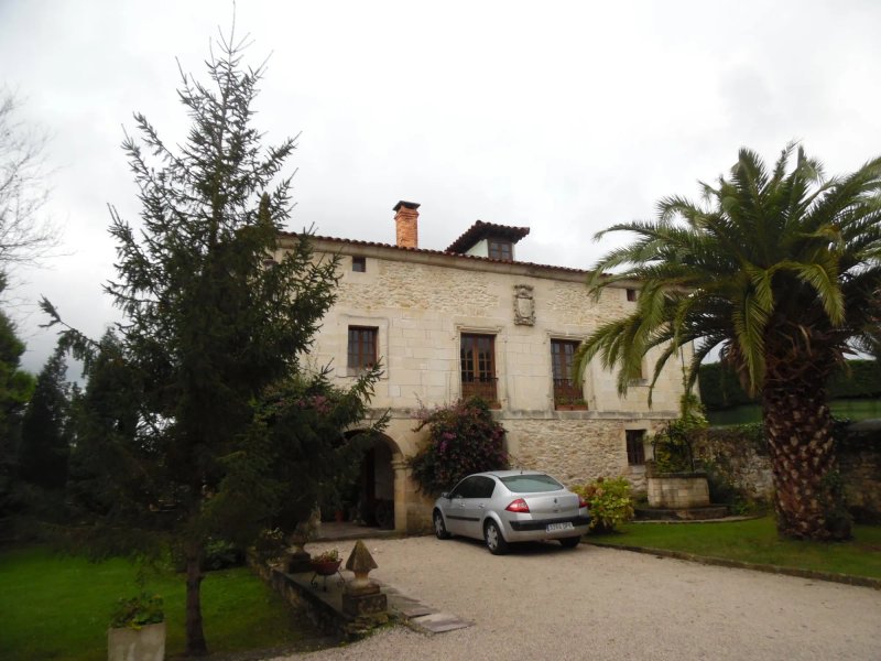 Posada de Peredo y Villa