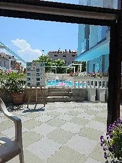 Apis Hotel