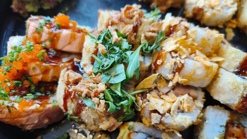 TOKYO SUSHI & BAR