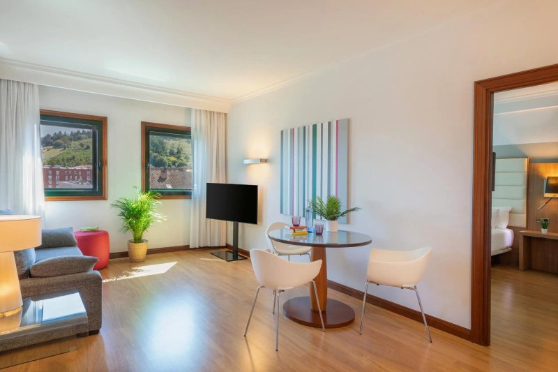 Hotel Santiago Plaza Affiliated by Melia