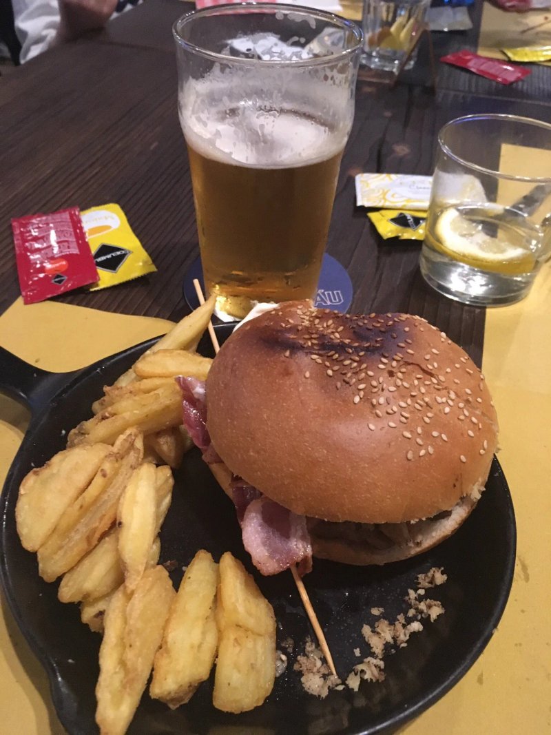 Garage Beer & Burgers