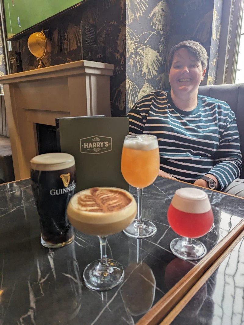 Angels Hotel - Bar & Restaurant