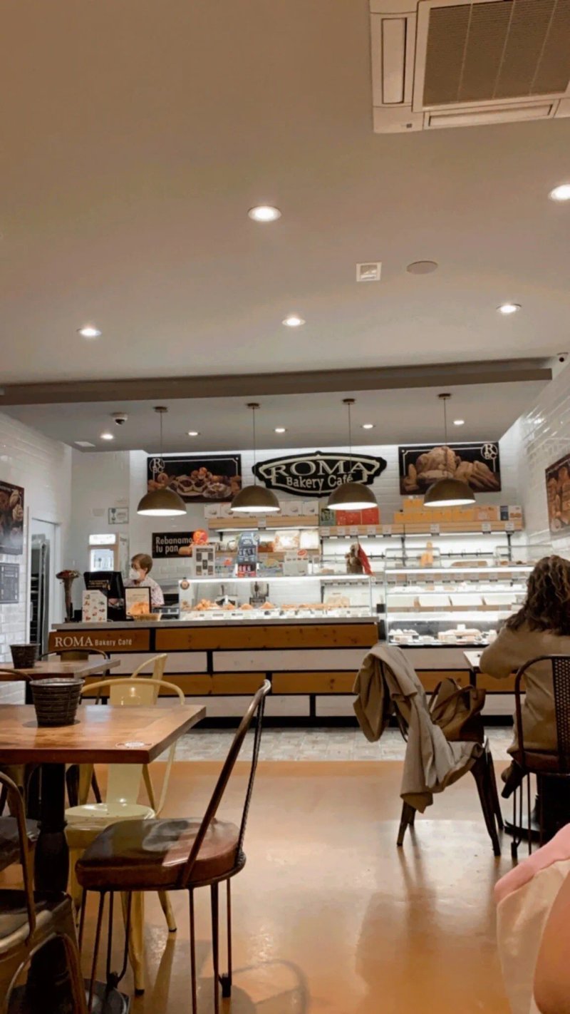 Roma Bakery Cafe