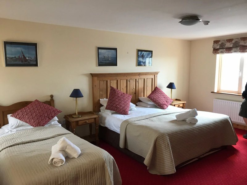 Dingle Marina Lodge