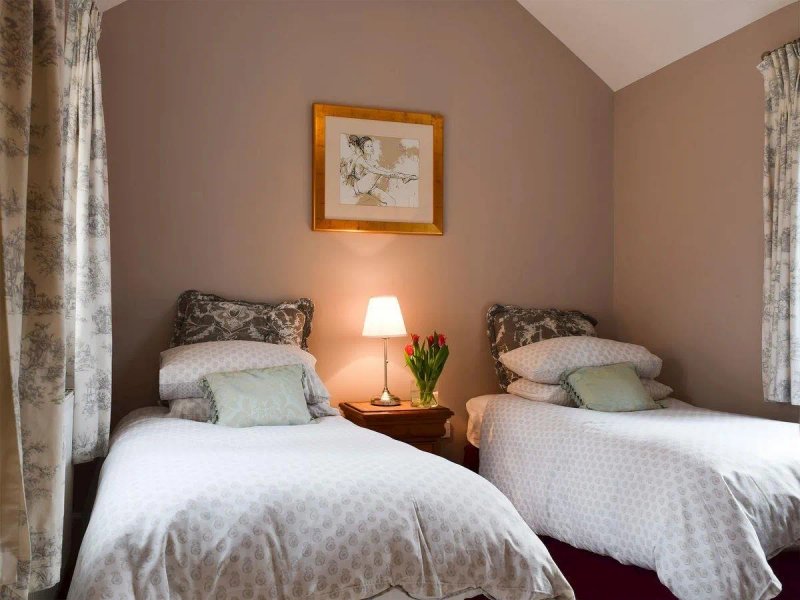 Treherne House & The Malvern Retreat