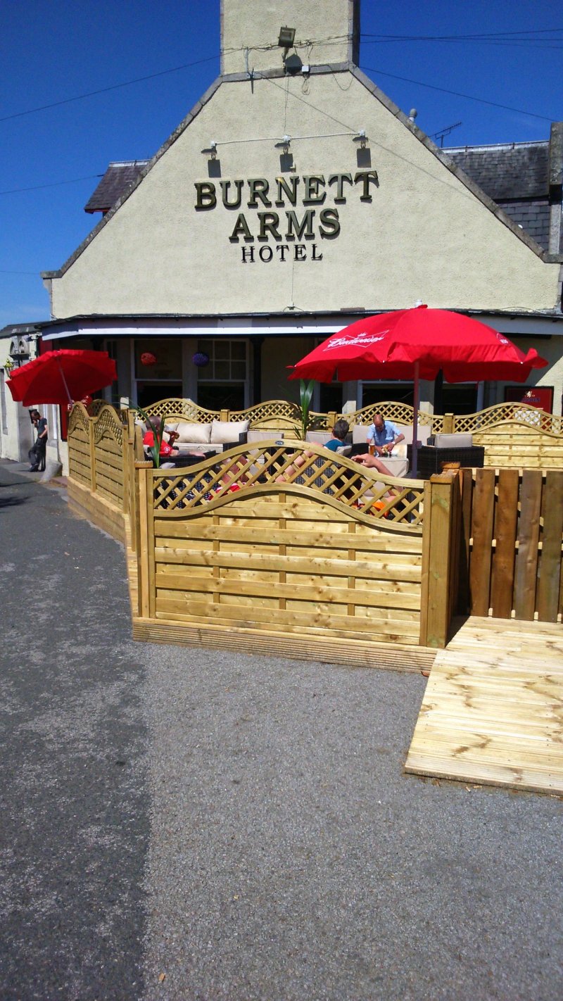 Burnett Arms Hotel/bar/restaurant