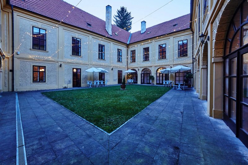 Chateau Hostacov Restaurant