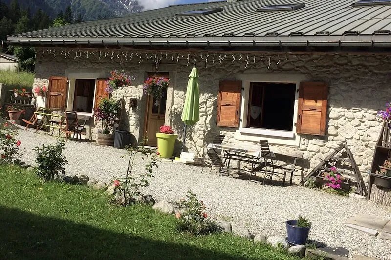 Studio 23m2 Garden level 2 km from the city center