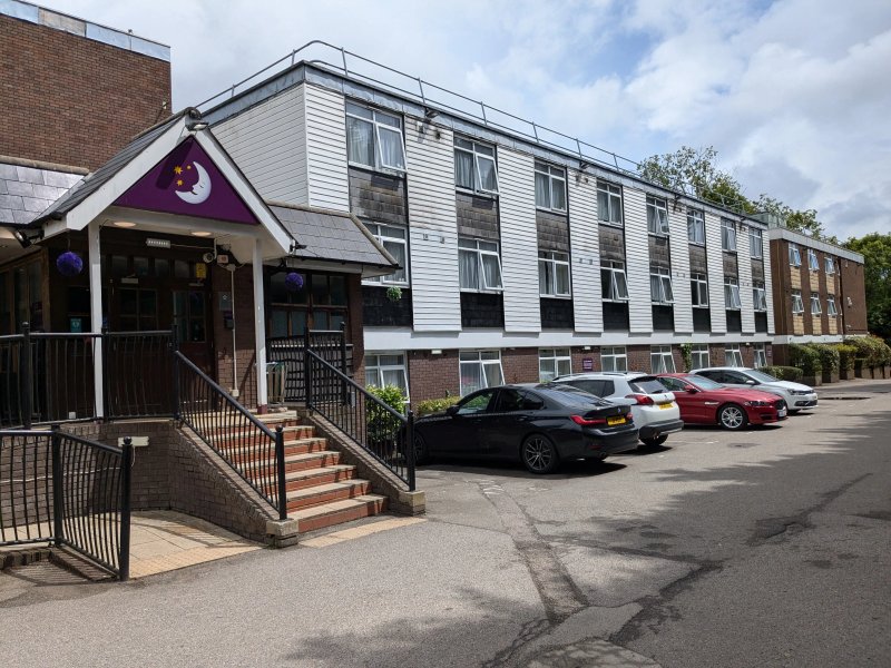 Premier Inn Epsom South Hotel
