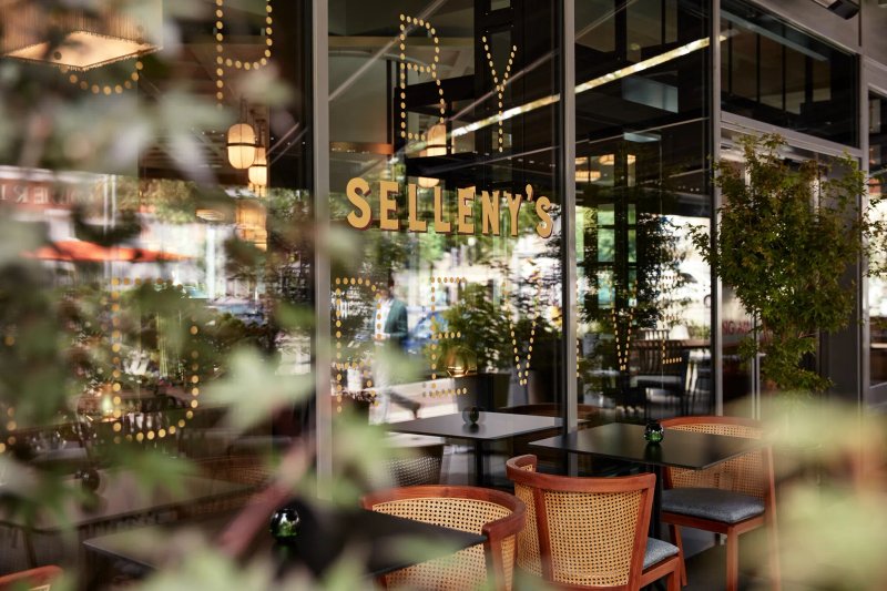SELLENY'S Bar