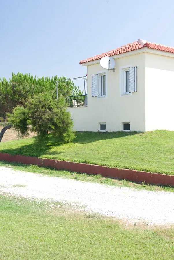 Romanos Beach Villas