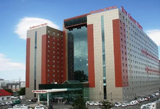 Apartamente Rin Grand Hotel