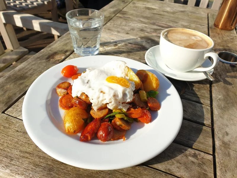 The Cafe at the River and Rowing Museum