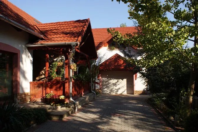 Mendei Guest House