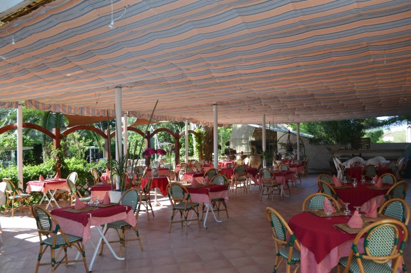 L Espadon Restaurant