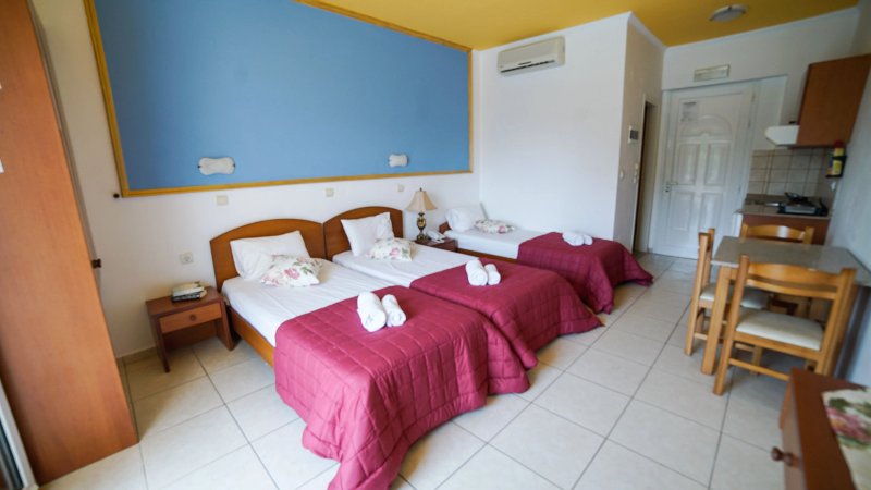 Yiannis Manos Hotel