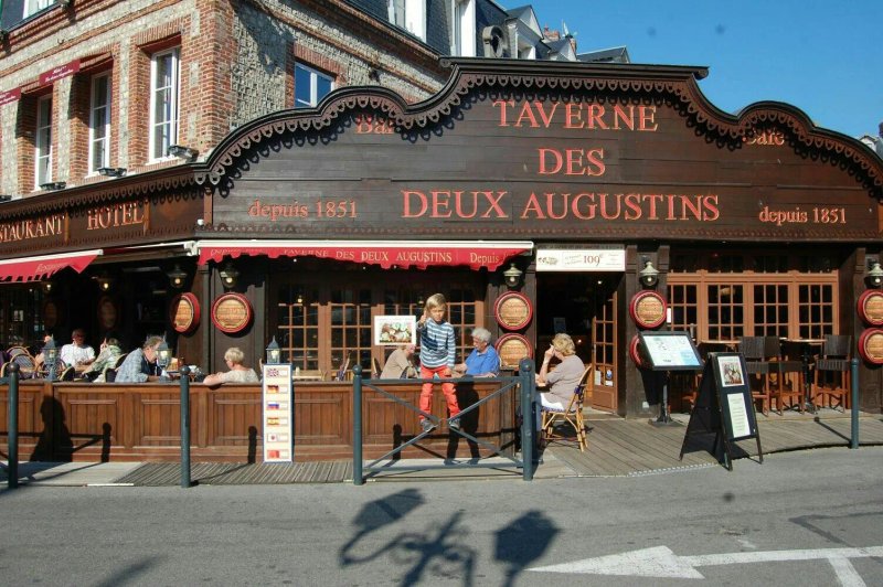Hotel Restaurant La Taverne des deux Augustins