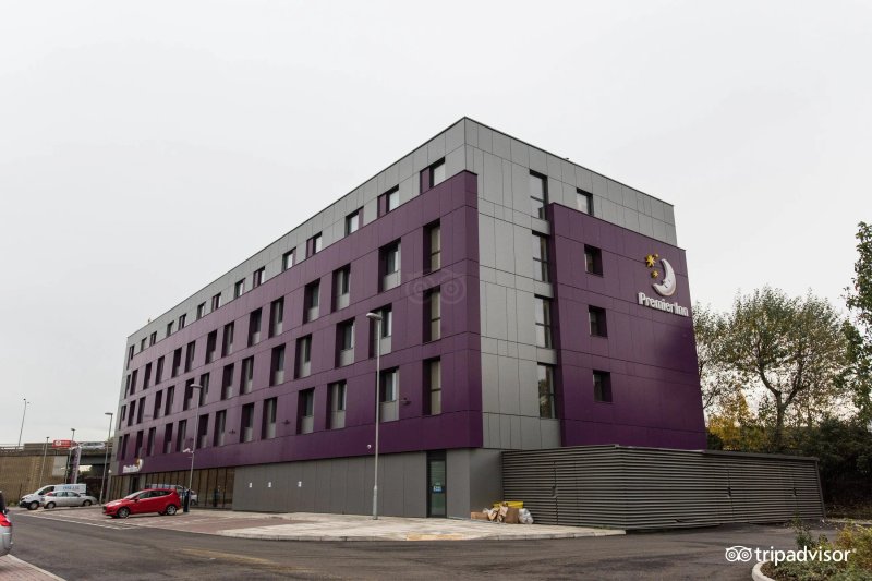 Premier Inn London Edmonton Hotel