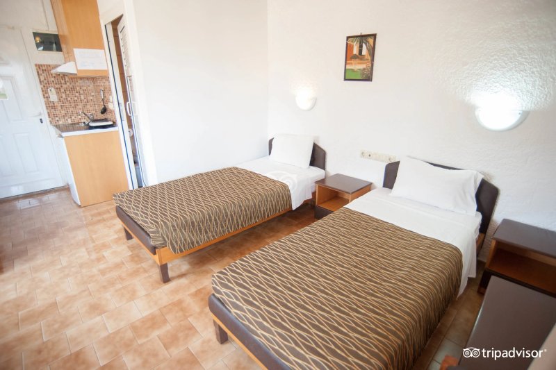 Kastro Beach Apartments