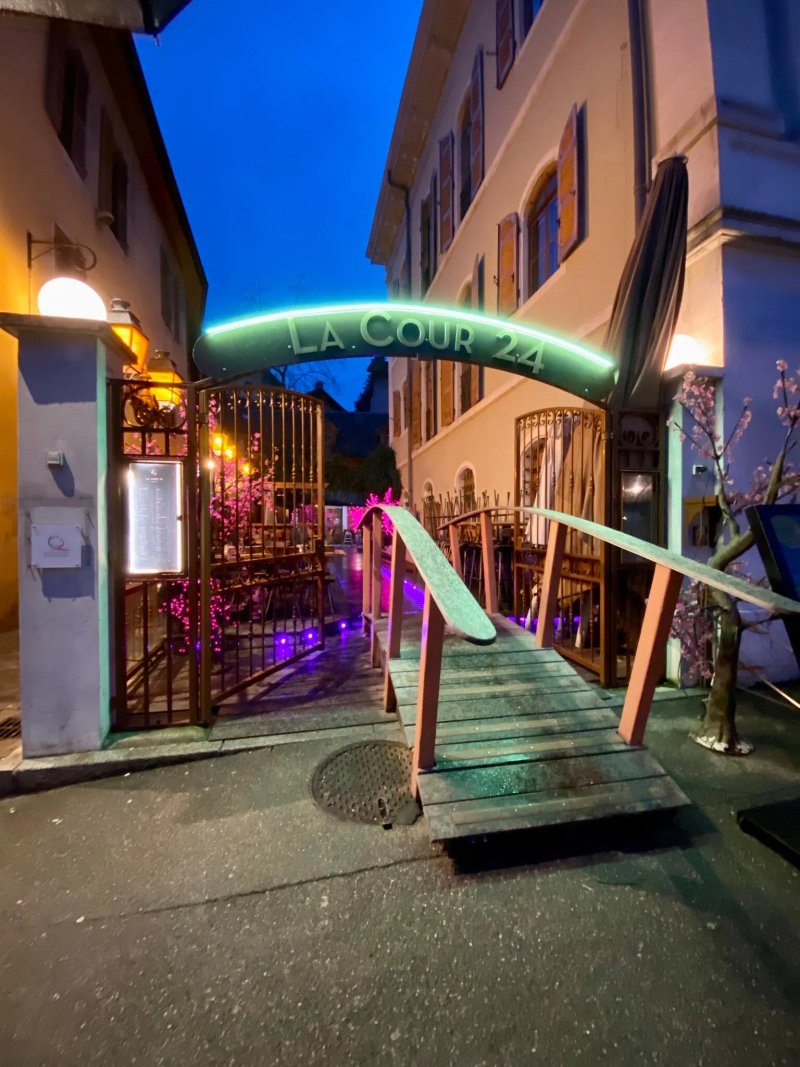 La Cour 24