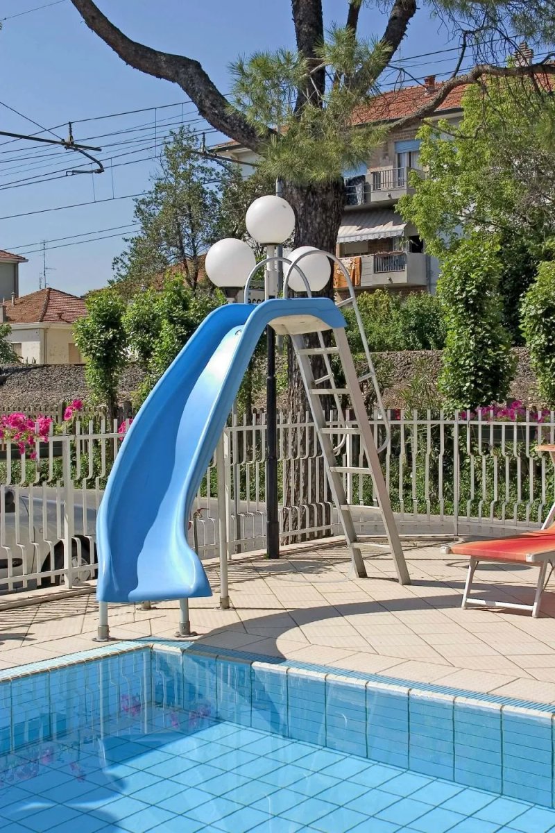 Hotel Cosmos