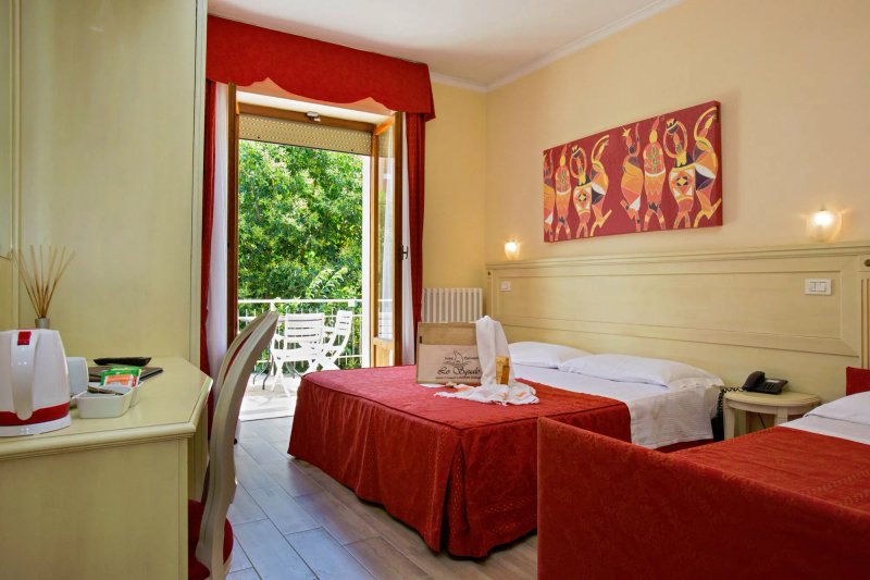 Hotel Lo Squalo