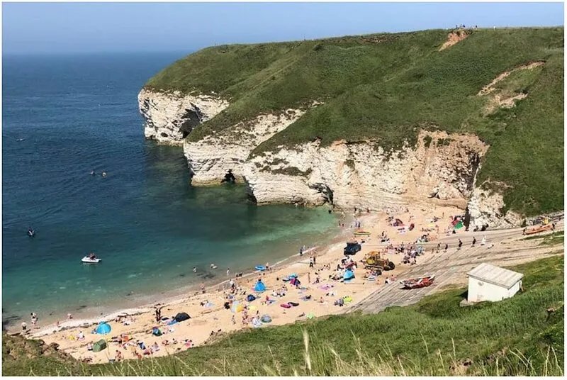 Flamborough Rock House & Cottage - village centre location - sleeps 12