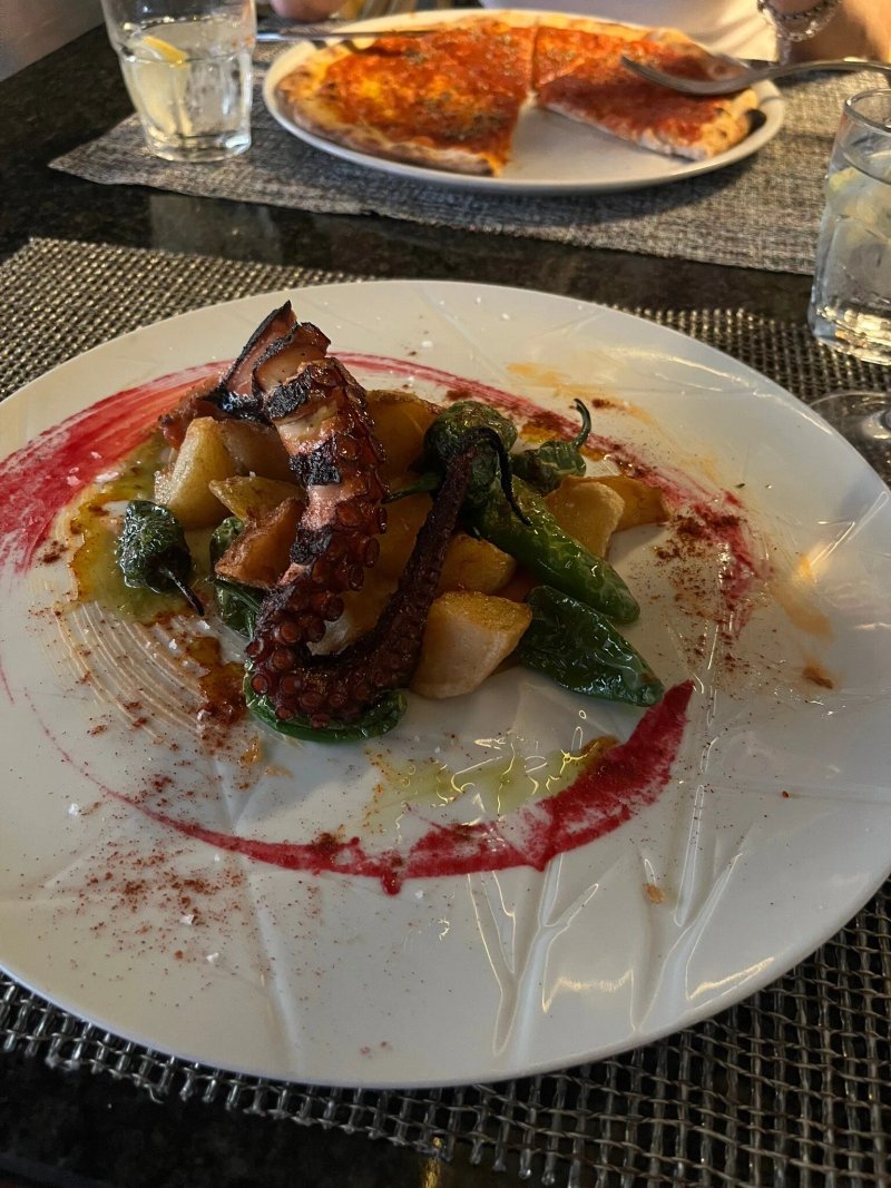 Chameli's Cafe & Restaurant