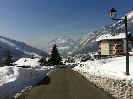 Chalet Le Dragon Ski Chalet