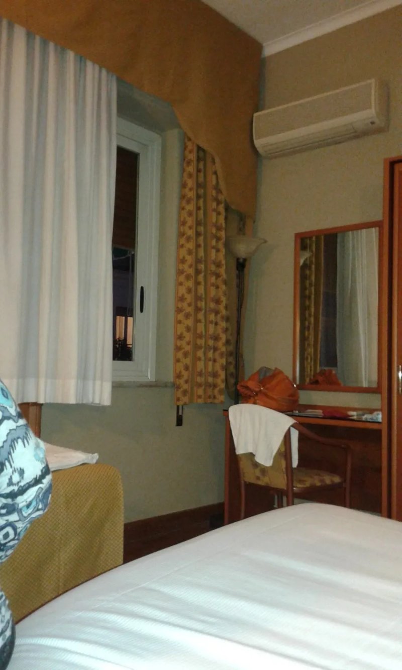 Smart Hotel Gallery House