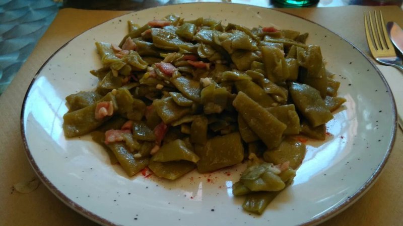 Naki's Urban Food